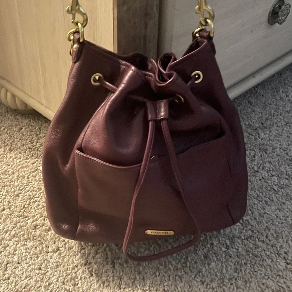 Coach Avery Burgundy Leather Bucket Bag - Picture 2 of 9